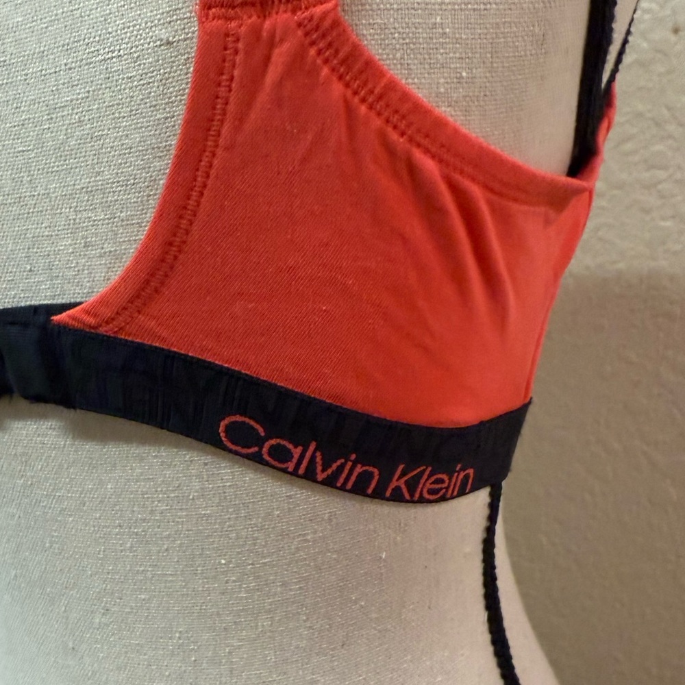 Calvin Klein unlined triangle bra - Picture 3 of 6